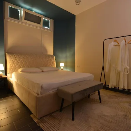 Green Oasis Apartment *