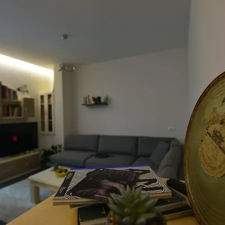 Green Oasis Apartment *